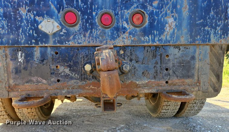 image for item ED2183 1993 Chevrolet Kodiak C6500 flatbed truck