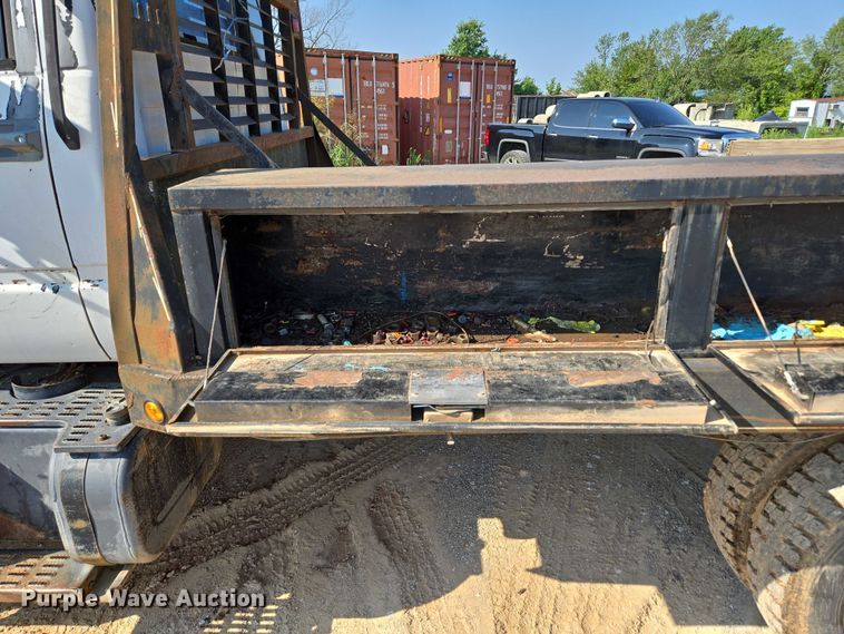 image for item ED2183 1993 Chevrolet Kodiak C6500 flatbed truck