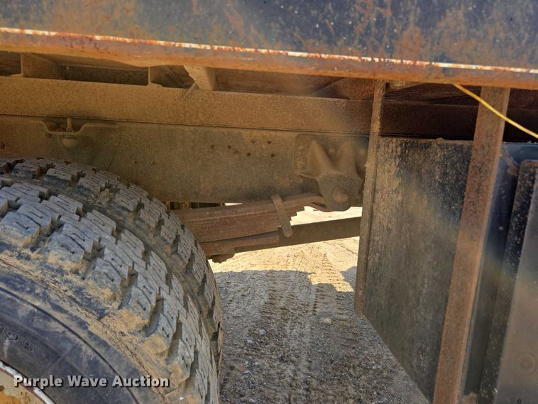 image for item ED2183 1993 Chevrolet Kodiak C6500 flatbed truck