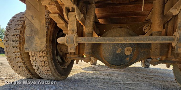 image for item ED2183 1993 Chevrolet Kodiak C6500 flatbed truck