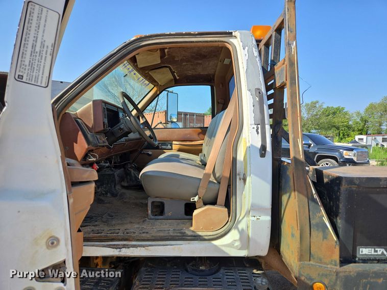 image for item ED2183 1993 Chevrolet Kodiak C6500 flatbed truck