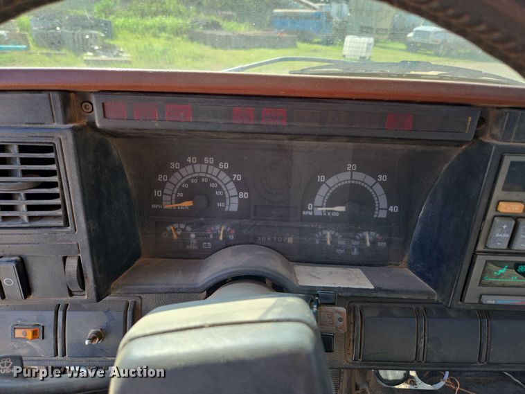 image for item ED2183 1993 Chevrolet Kodiak C6500 flatbed truck