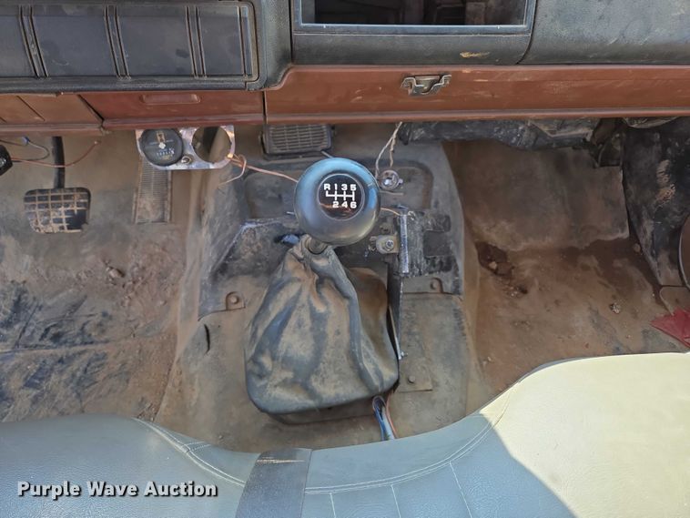 image for item ED2183 1993 Chevrolet Kodiak C6500 flatbed truck