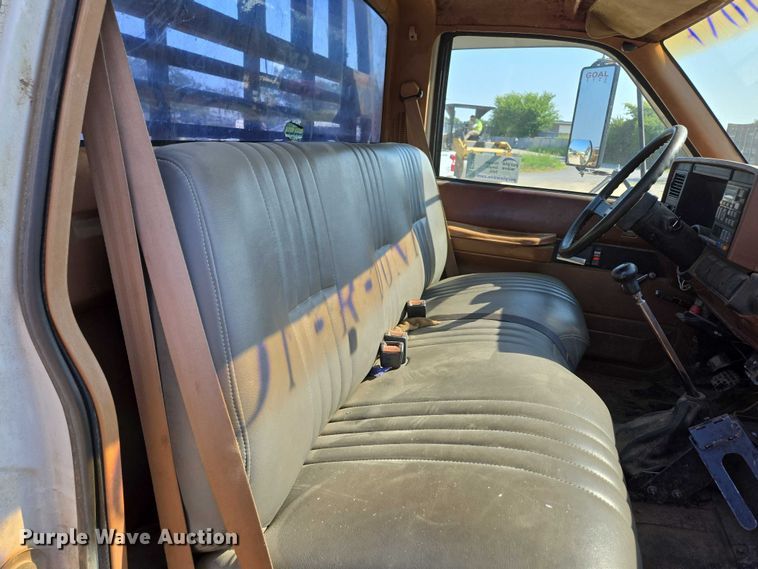 image for item ED2183 1993 Chevrolet Kodiak C6500 flatbed truck