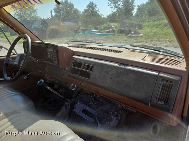 image for item ED2183 1993 Chevrolet Kodiak C6500 flatbed truck