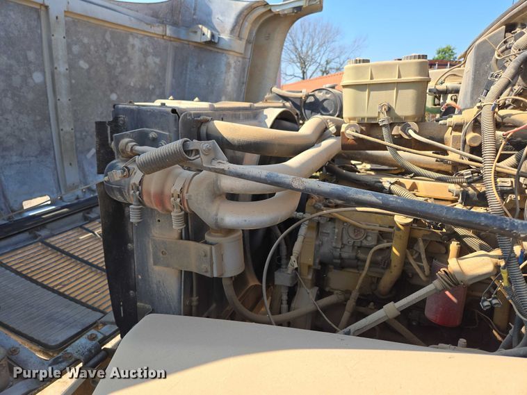 image for item ED2183 1993 Chevrolet Kodiak C6500 flatbed truck