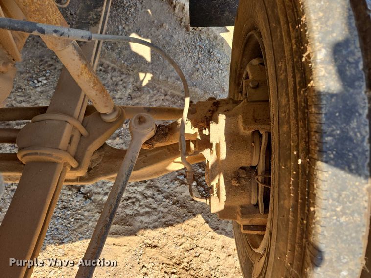 image for item ED2183 1993 Chevrolet Kodiak C6500 flatbed truck