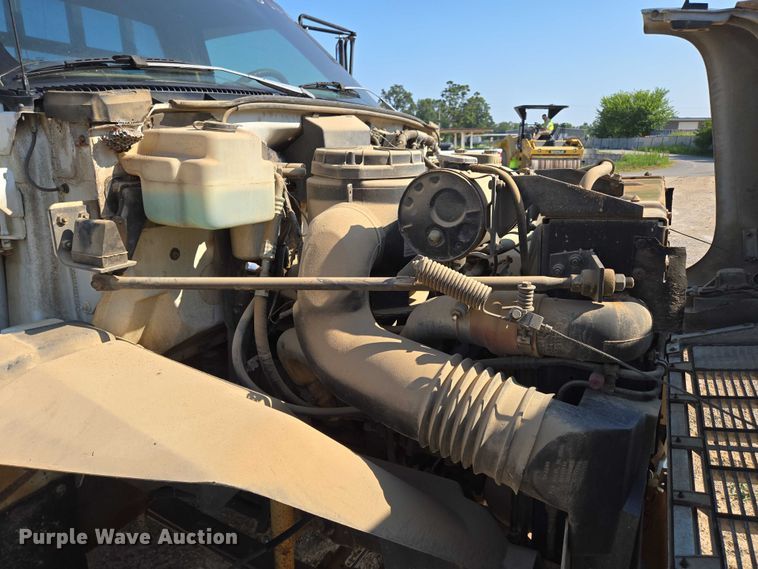 image for item ED2183 1993 Chevrolet Kodiak C6500 flatbed truck