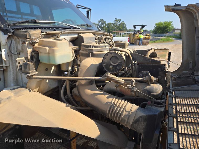 image for item ED2183 1993 Chevrolet Kodiak C6500 flatbed truck