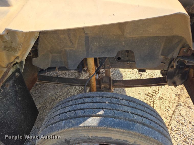 image for item ED2183 1993 Chevrolet Kodiak C6500 flatbed truck