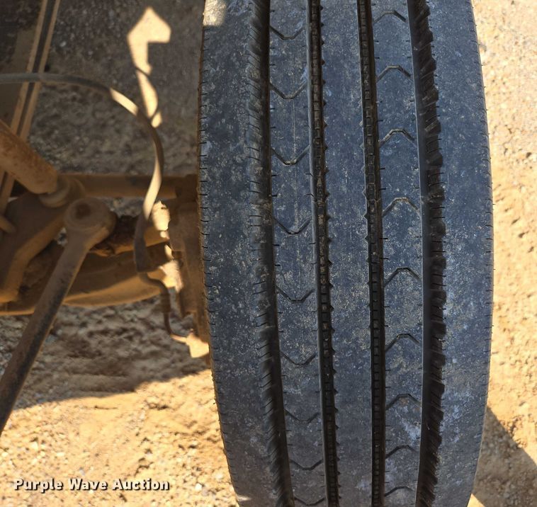 image for item ED2183 1993 Chevrolet Kodiak C6500 flatbed truck