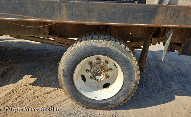 image for item ED2183 1993 Chevrolet Kodiak C6500 flatbed truck