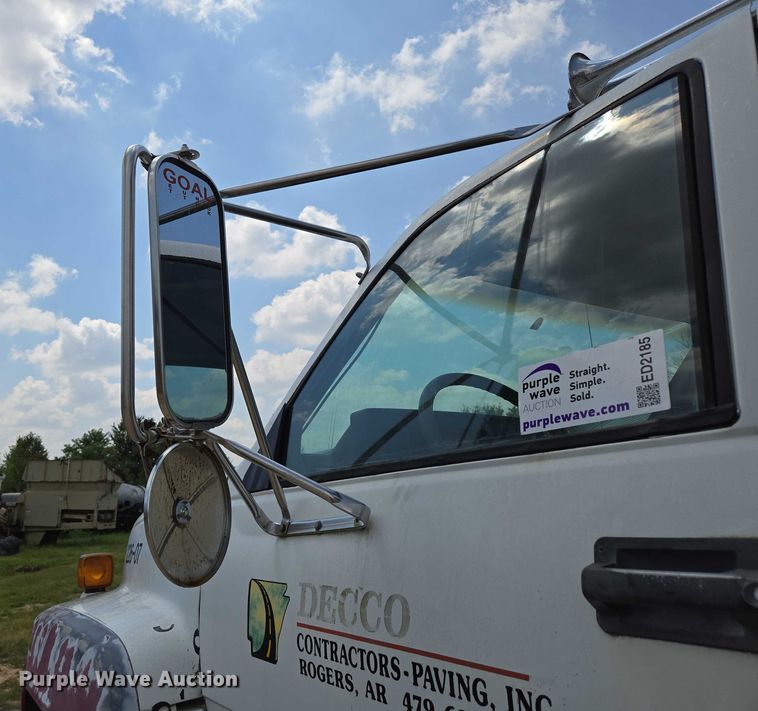 image for item ED2185 1994 Chevrolet Kodiak 6500 dump flatbed truck