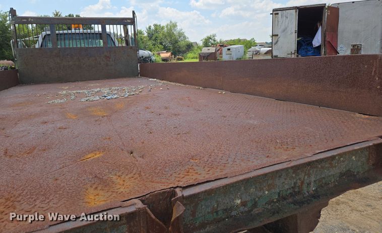 image for item ED2185 1994 Chevrolet Kodiak 6500 dump flatbed truck