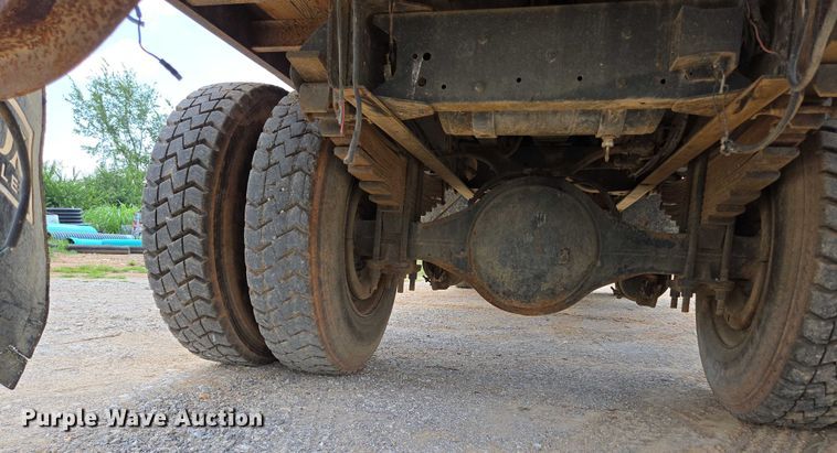 image for item ED2185 1994 Chevrolet Kodiak 6500 dump flatbed truck