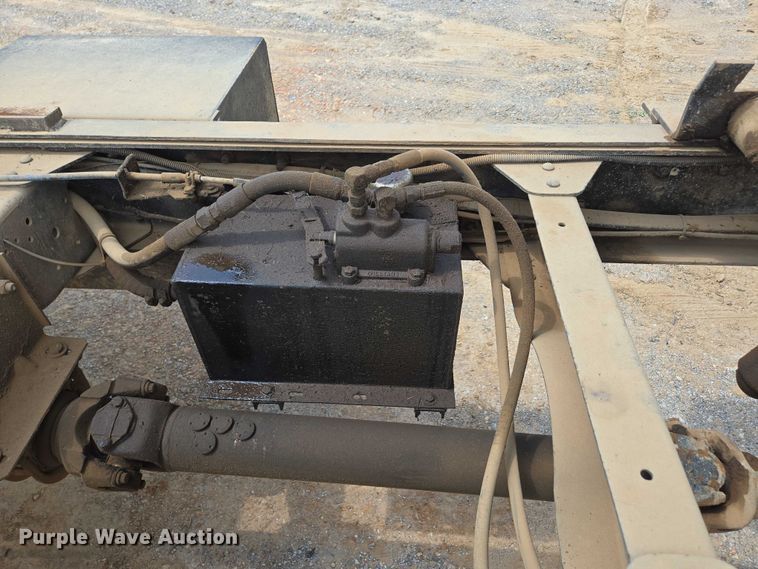 image for item ED2185 1994 Chevrolet Kodiak 6500 dump flatbed truck