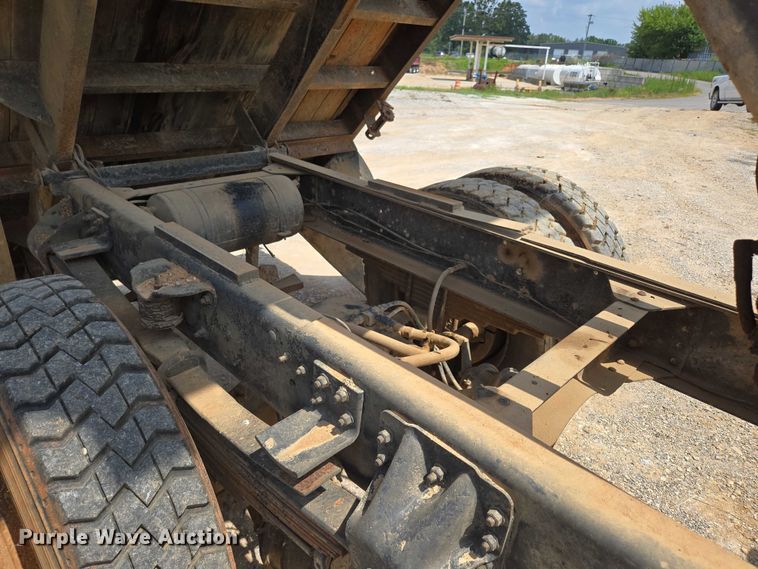 image for item ED2185 1994 Chevrolet Kodiak 6500 dump flatbed truck