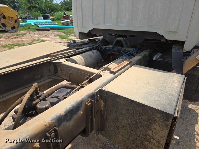 image for item ED2185 1994 Chevrolet Kodiak 6500 dump flatbed truck