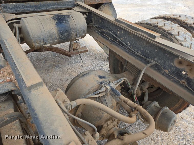 image for item ED2185 1994 Chevrolet Kodiak 6500 dump flatbed truck