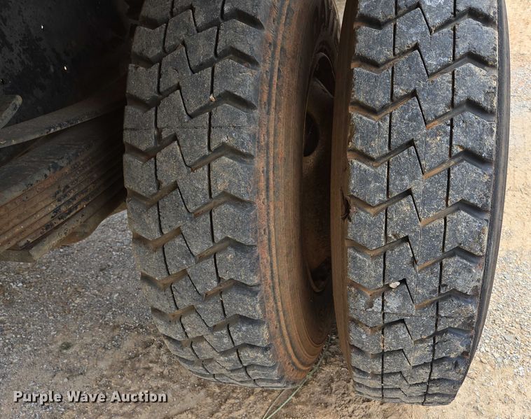 image for item ED2185 1994 Chevrolet Kodiak 6500 dump flatbed truck