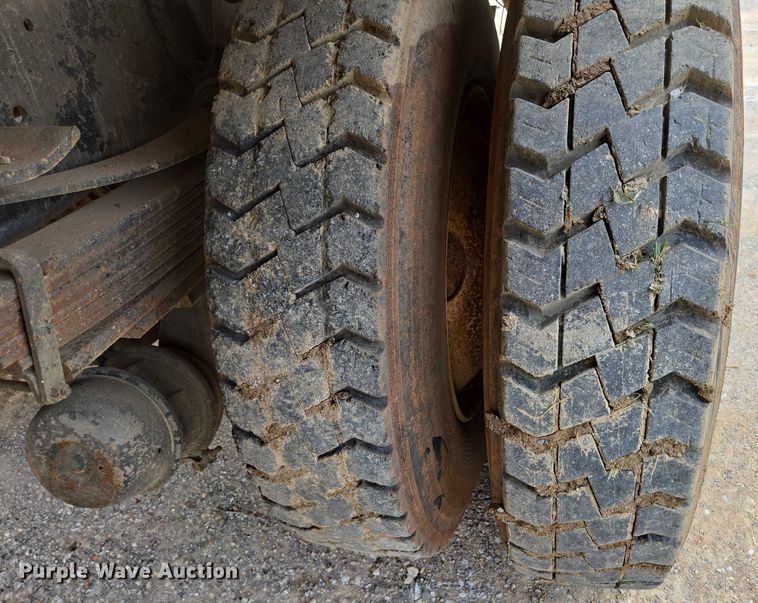 image for item ED2185 1994 Chevrolet Kodiak 6500 dump flatbed truck