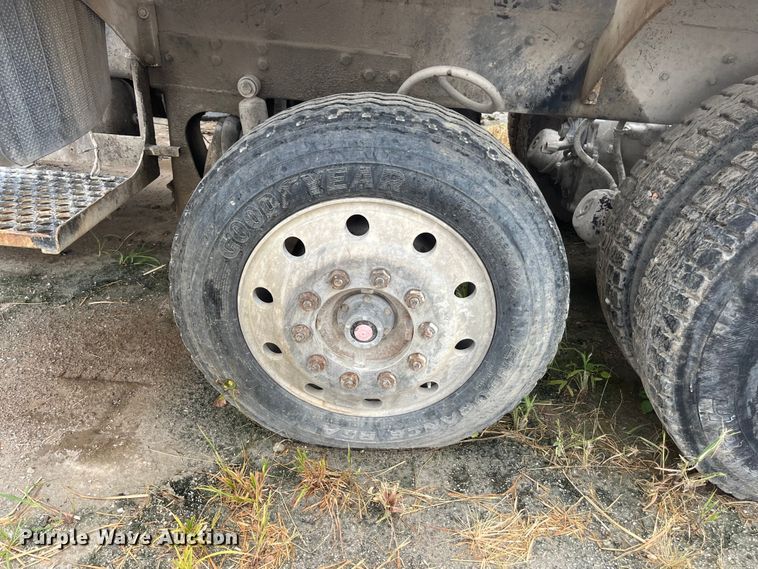 image for item ED2192 1998 Kenworth W900B ready mix truck