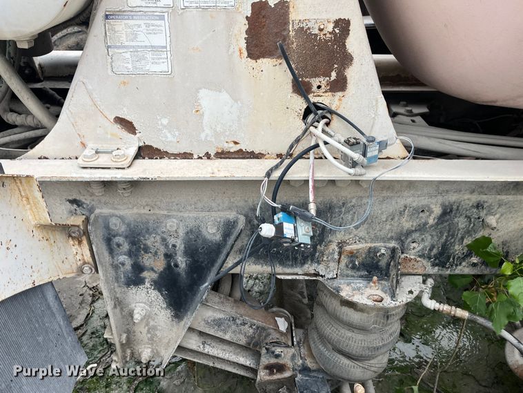 image for item ED2193 2000 Kenworth W900 ready mix truck