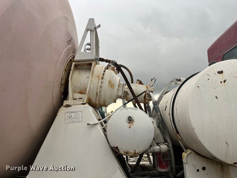 image for item ED2193 2000 Kenworth W900 ready mix truck