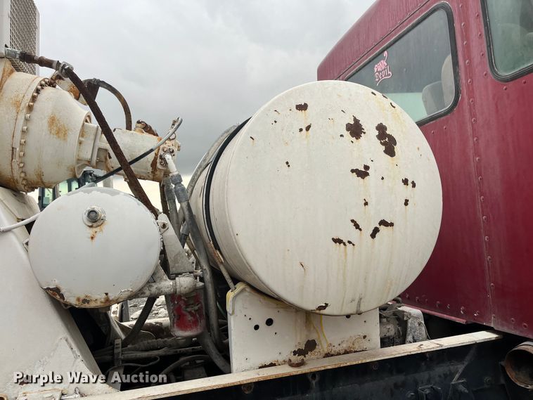 image for item ED2193 2000 Kenworth W900 ready mix truck