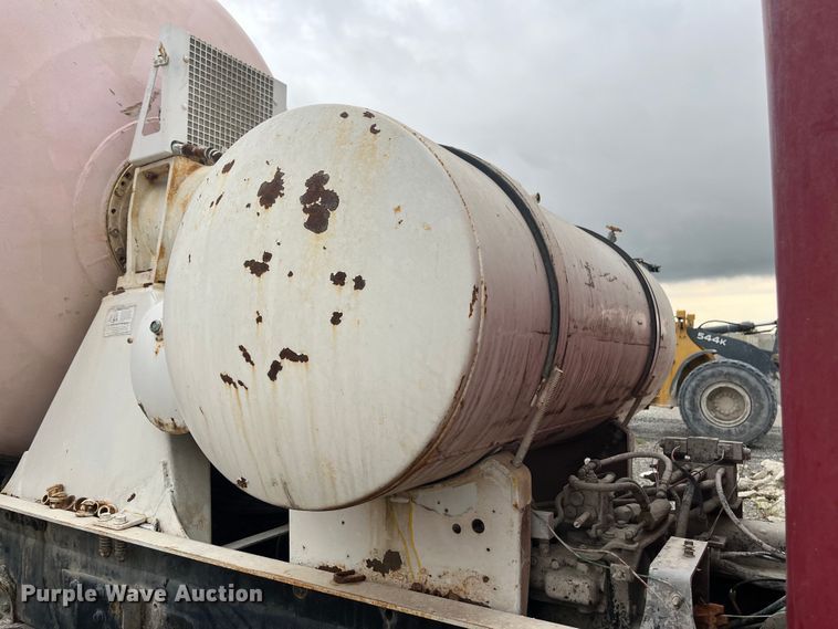 image for item ED2193 2000 Kenworth W900 ready mix truck