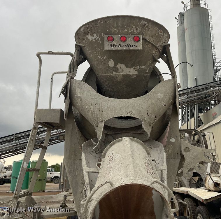 image for item ED2193 2000 Kenworth W900 ready mix truck