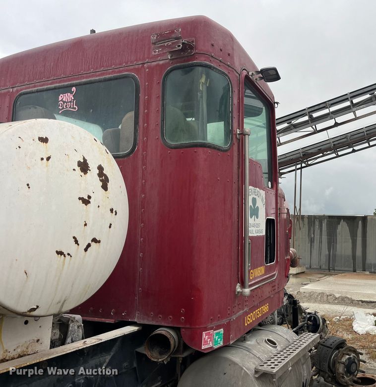 image for item ED2193 2000 Kenworth W900 ready mix truck