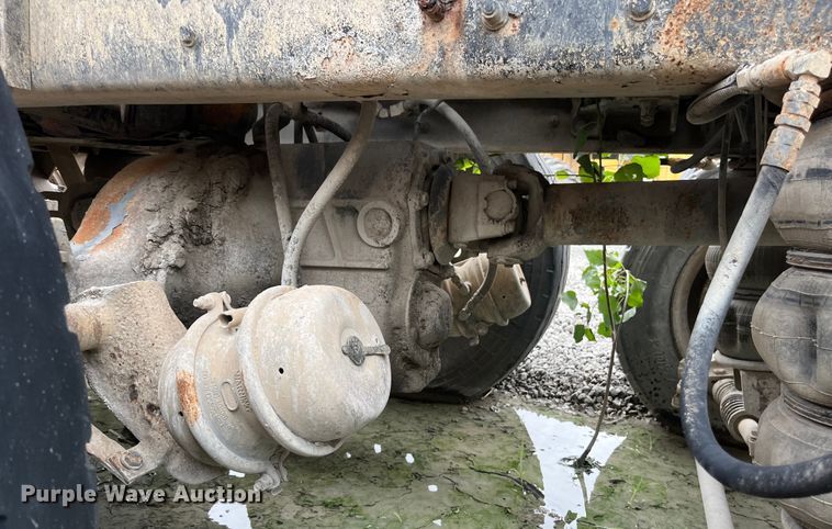 image for item ED2193 2000 Kenworth W900 ready mix truck