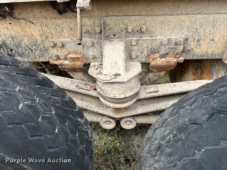 image for item ED2193 2000 Kenworth W900 ready mix truck