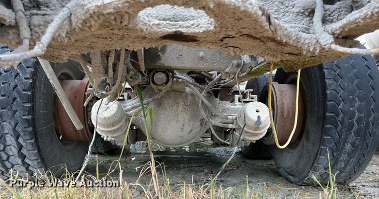 image for item ED2193 2000 Kenworth W900 ready mix truck