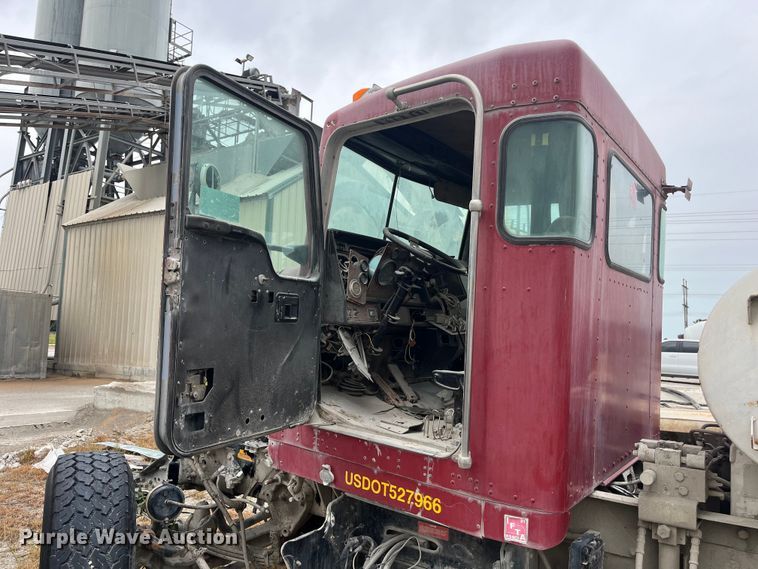 image for item ED2193 2000 Kenworth W900 ready mix truck