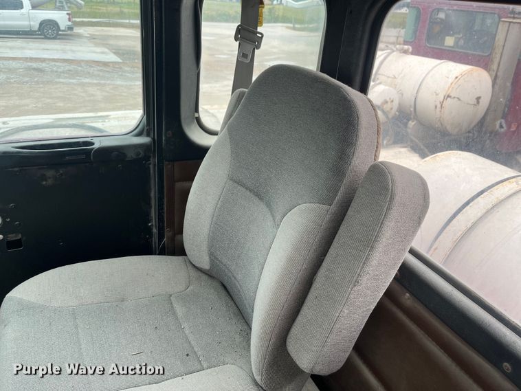 image for item ED2193 2000 Kenworth W900 ready mix truck