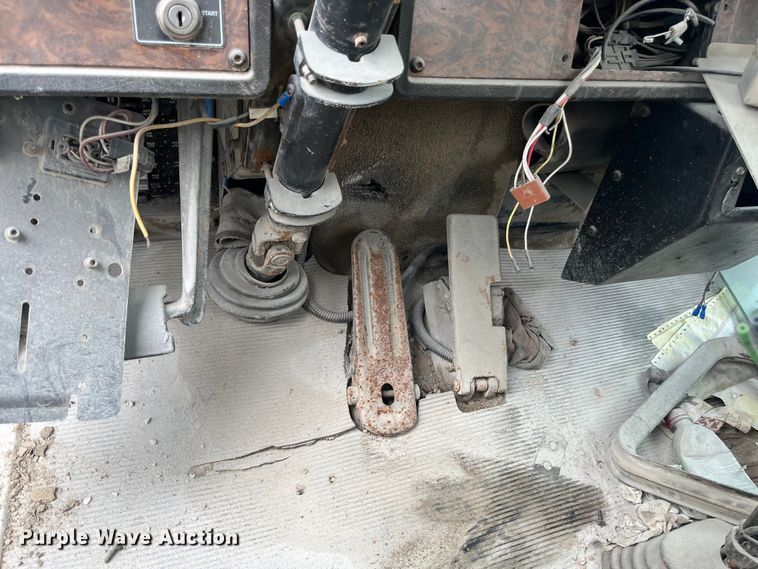 image for item ED2193 2000 Kenworth W900 ready mix truck