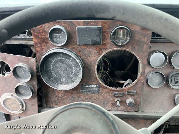 image for item ED2193 2000 Kenworth W900 ready mix truck