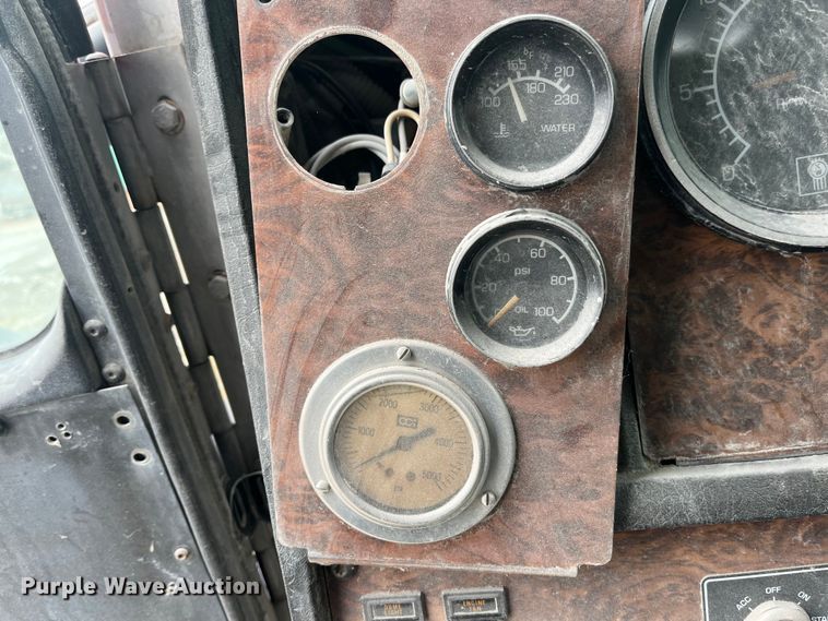 image for item ED2193 2000 Kenworth W900 ready mix truck