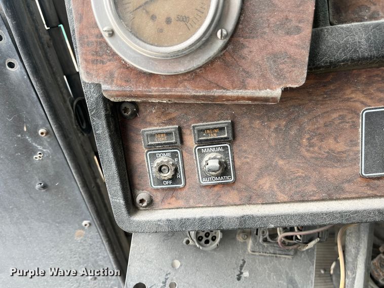 image for item ED2193 2000 Kenworth W900 ready mix truck