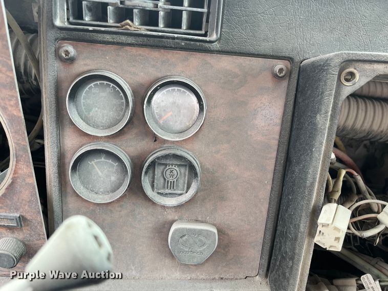 image for item ED2193 2000 Kenworth W900 ready mix truck