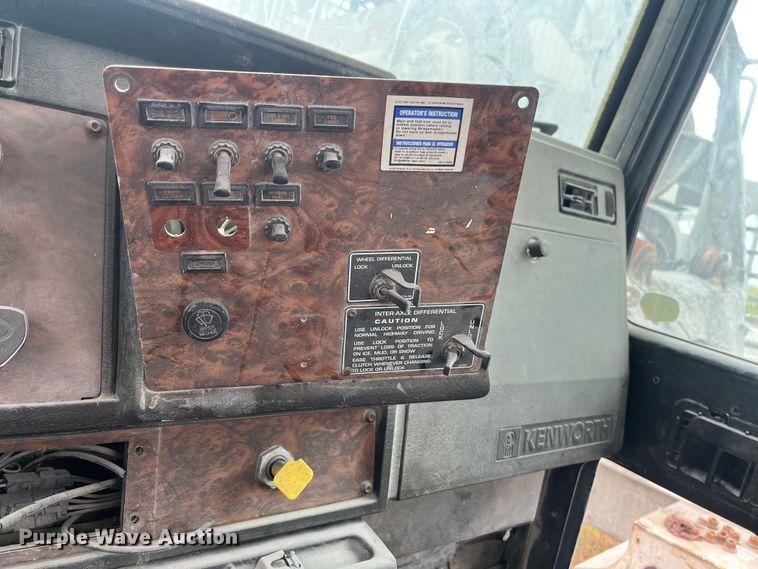 image for item ED2193 2000 Kenworth W900 ready mix truck