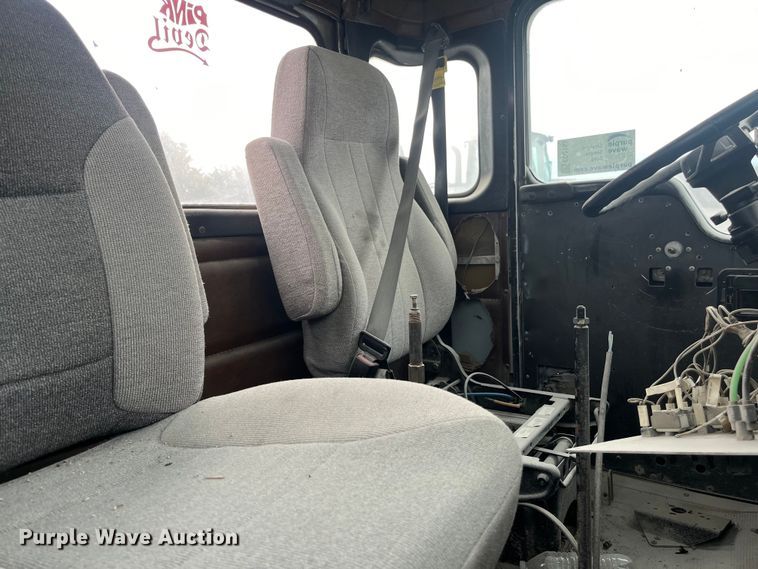 image for item ED2193 2000 Kenworth W900 ready mix truck