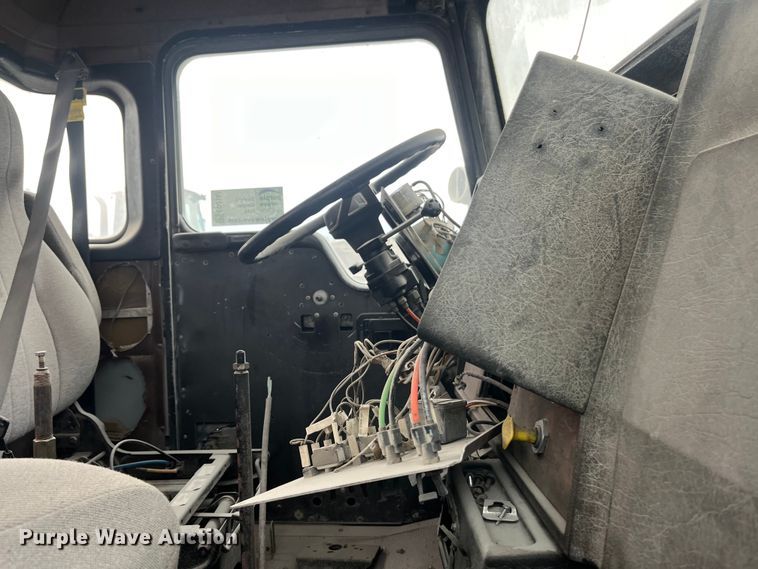 image for item ED2193 2000 Kenworth W900 ready mix truck