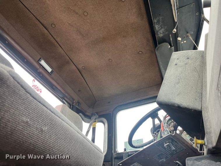 image for item ED2193 2000 Kenworth W900 ready mix truck