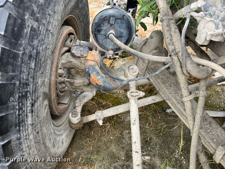 image for item ED2193 2000 Kenworth W900 ready mix truck