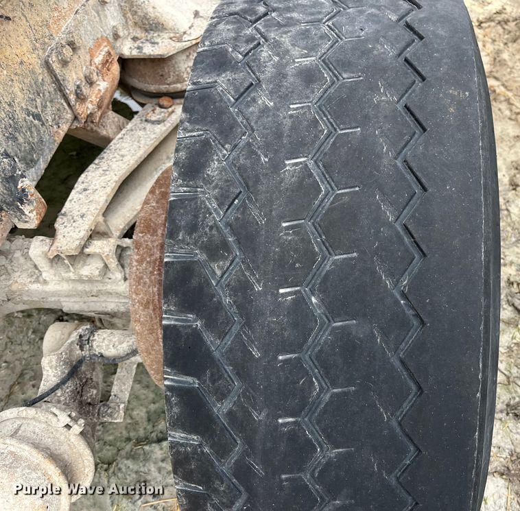 image for item ED2193 2000 Kenworth W900 ready mix truck