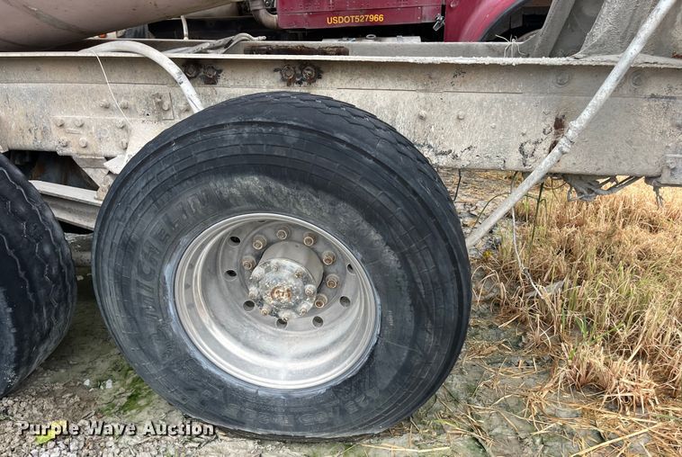 image for item ED2193 2000 Kenworth W900 ready mix truck