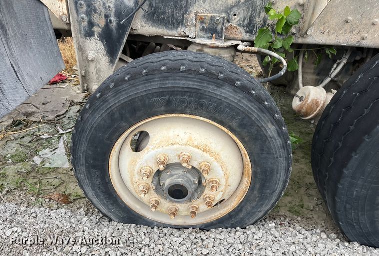 image for item ED2193 2000 Kenworth W900 ready mix truck